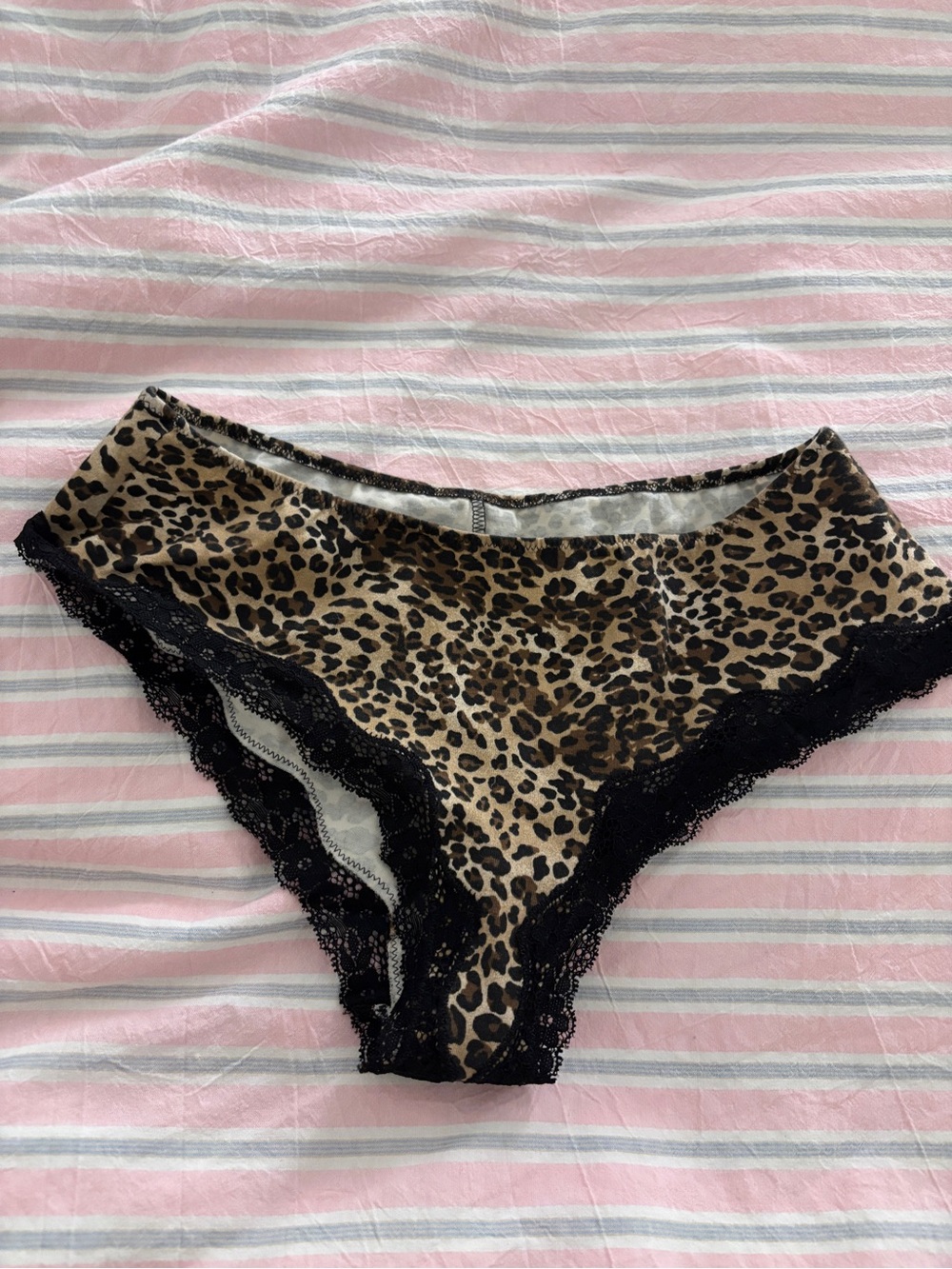 brandy melville leopard boy shorts black lace